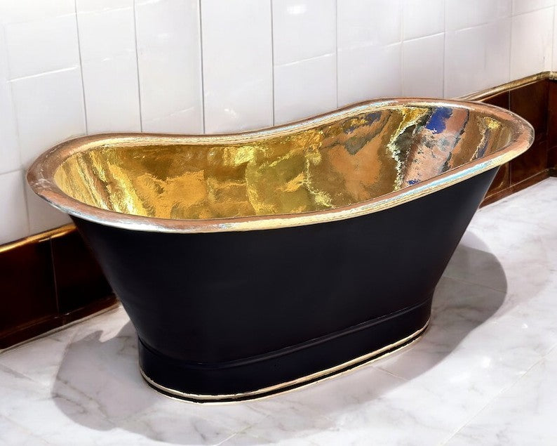 Freestanding Bathtub With Black Exterior
