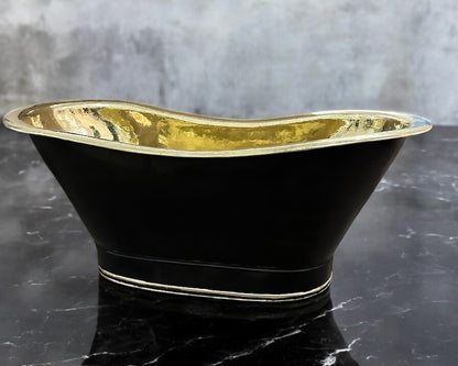 Freestanding Bathtub With Black Exterior