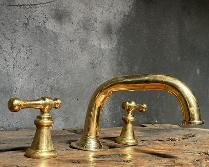 Brass Deck Mounted Sink Faucet