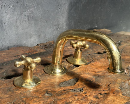 Brass Deck Mounted Sink Faucet