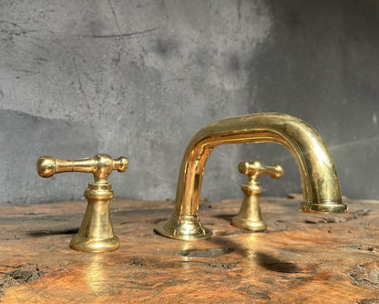 Brass Deck Mounted Sink Faucet